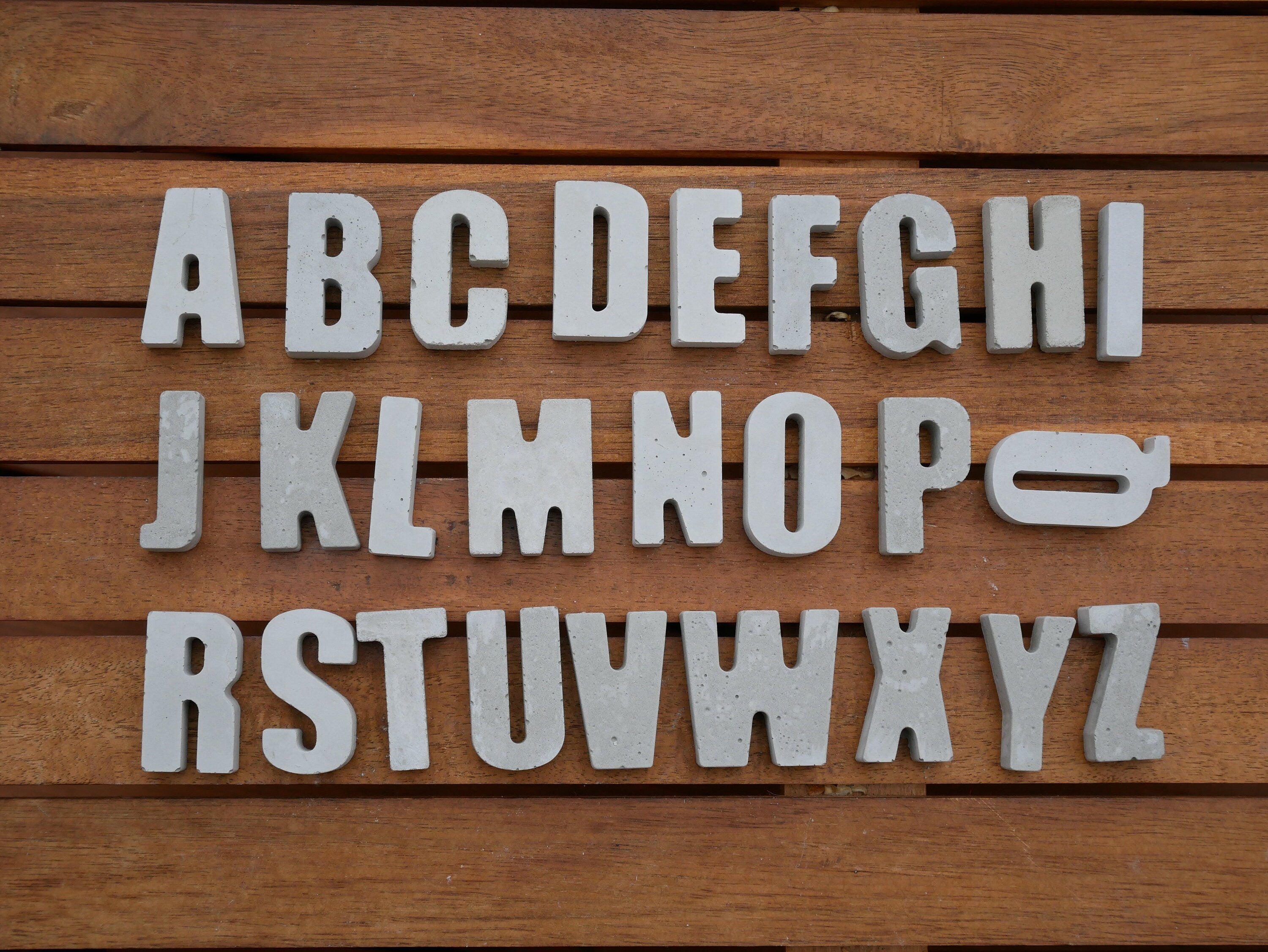 Buchstabenleiste, Betonbuchstaben, Dekoration, Geschenk, Hochzeitsdeko, Tischdekoration, Tischdeko, Namensleiste