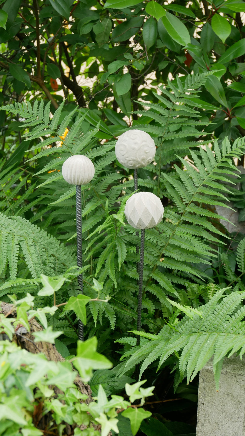 Deko Kugel, Beton Kugel, Gartendeko, Kugel für den Garten, Dekoration, Gartenstecker