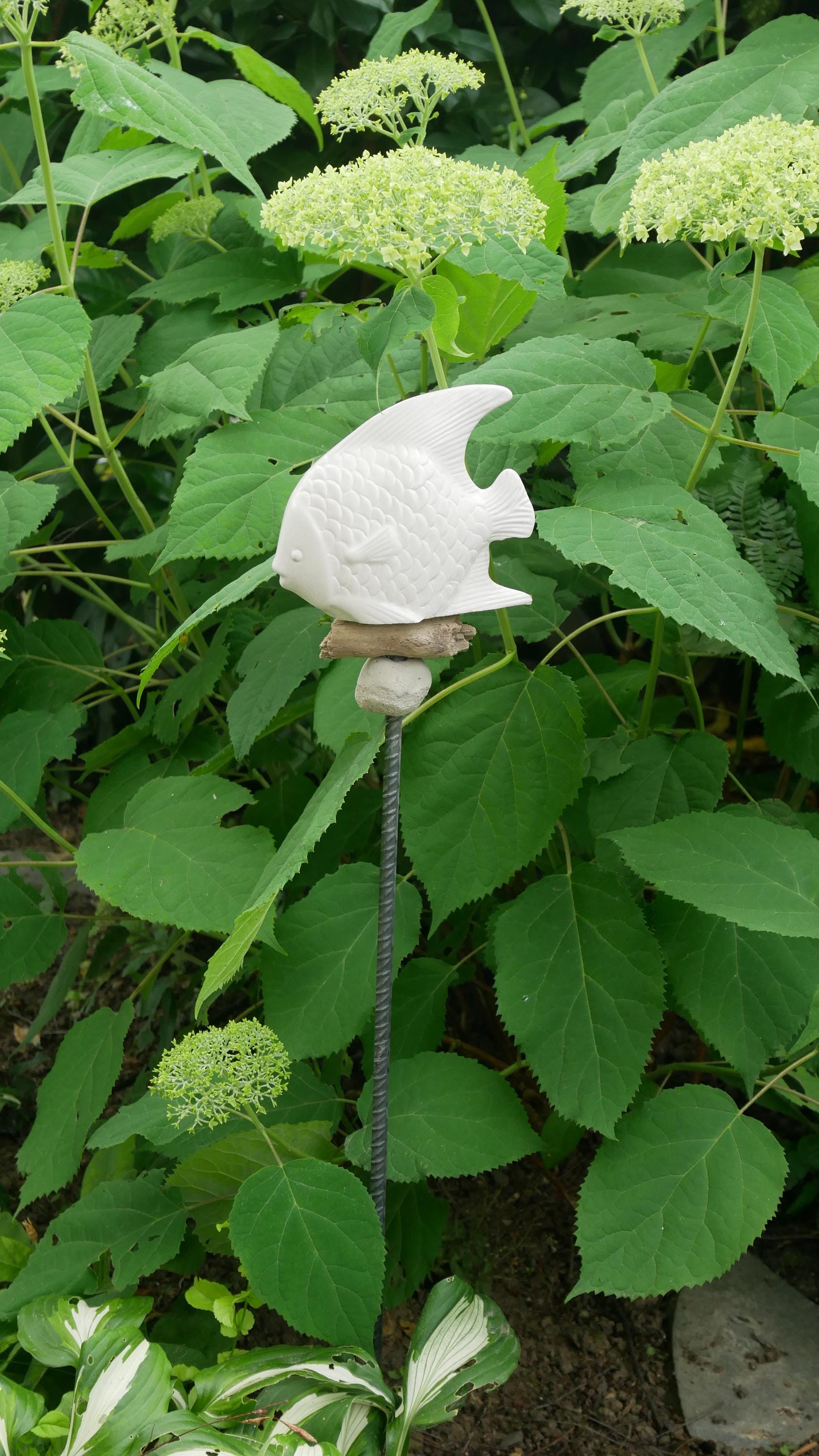 Gartenstecker maritim, Sommerdeko für den Garten, Beton Stecker, Gartendeko, Baustahl, Muschel, Fisch, Dekoration, 100016