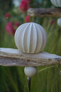 gemusterte Deko Kugel, Beton Kugel, Gartendeko, Kugel für den Garten MIT Holzstück und kleiner Kugel, Gartenstecker, shabby, hygge