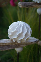 gemusterte Deko Kugel, Beton Kugel, Gartendeko, Kugel für den Garten MIT Holzstück und kleiner Kugel, Gartenstecker, shabby, hygge