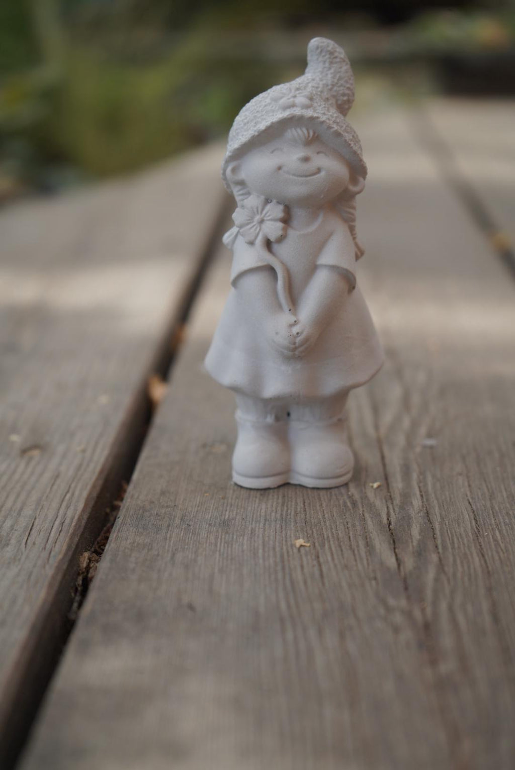 Deko Figur, Gartendeko, Gartenstecker mit Betonfigur, Baustahl, Blumenmädchen