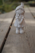 Deko Figur, Gartendeko, Gartenstecker mit Betonfigur, Baustahl, Blumenmädchen