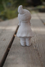 Deko Figur, Gartendeko, Gartenstecker mit Betonfigur, Baustahl, Blumenmädchen
