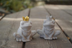 Deko Frosch, Beton Froschkönig, Gartendeko, Gartenstecker mit Betonfigur, Baustahl