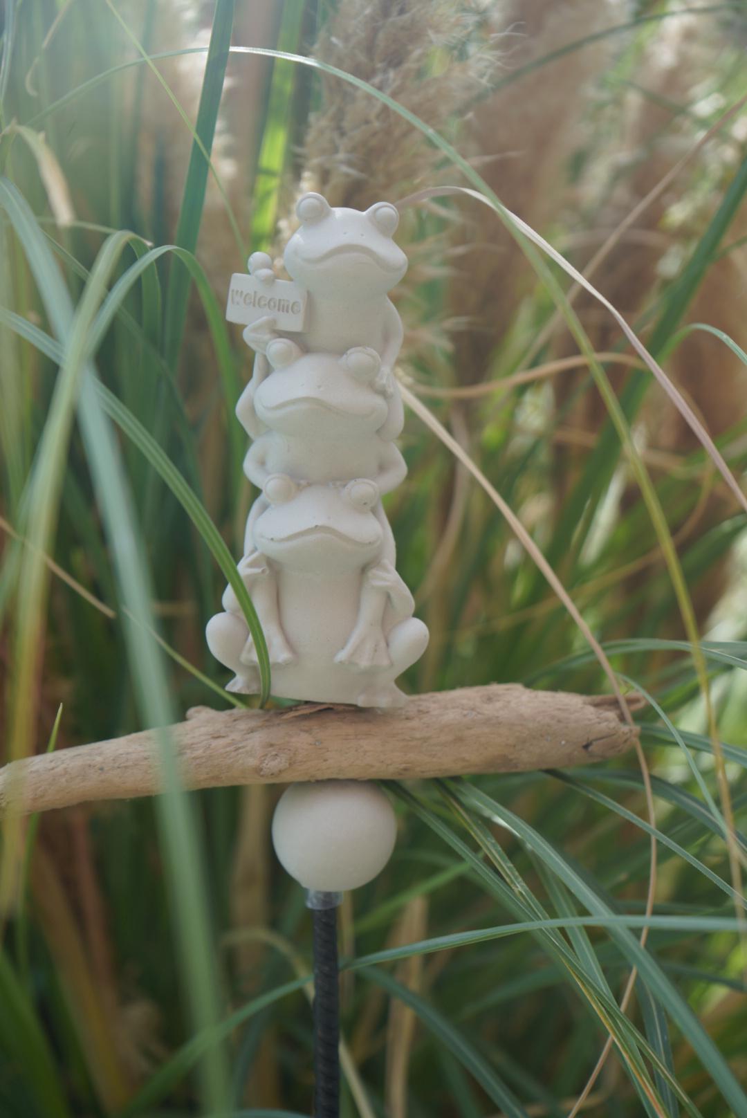 Deko Frosch, Beton Froschkönig, Gartendeko, Gartenstecker mit Betonfigur, Baustahl, Willkommensgruß
